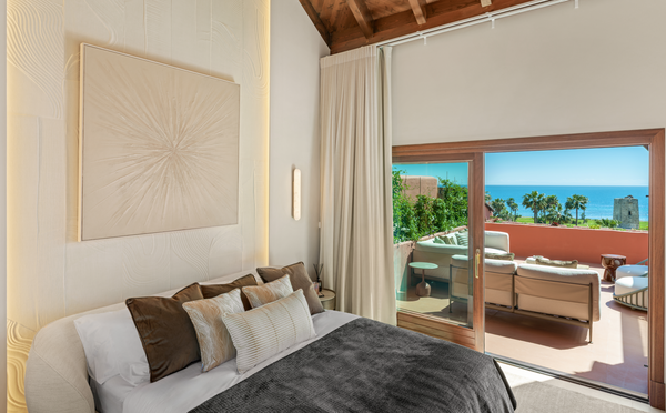 Refined beachfront duplex penthouse with Andalusian elegance, New Golden Mile, Estepona