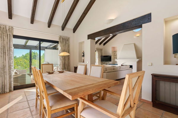 Spacious contemporary villa with guest house in a private hillside setting, Puerto del Almendro, Benahavís
