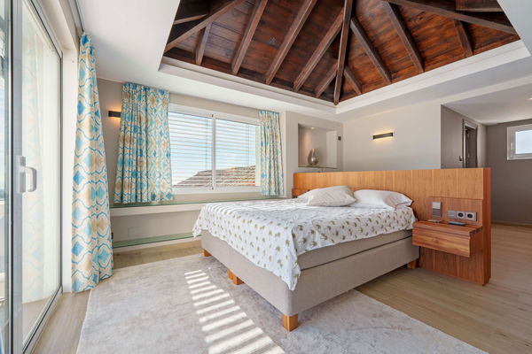 Spacious contemporary villa with guest house in a private hillside setting, Puerto del Almendro, Benahavís