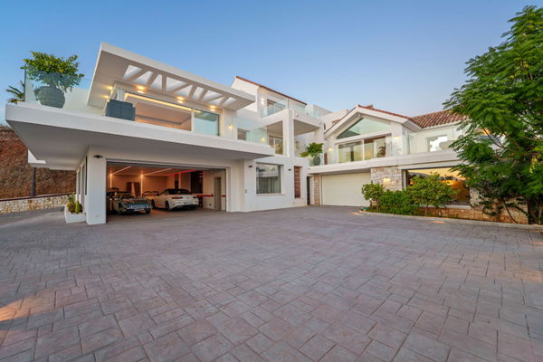 Spacious contemporary villa with guest house in a private hillside setting, Puerto del Almendro, Benahavís