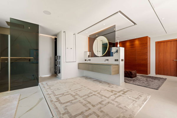 Spacious contemporary villa with guest house in a private hillside setting, Puerto del Almendro, Benahavís
