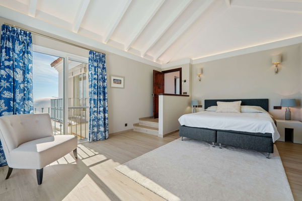 Spacious contemporary villa with guest house in a private hillside setting, Puerto del Almendro, Benahavís