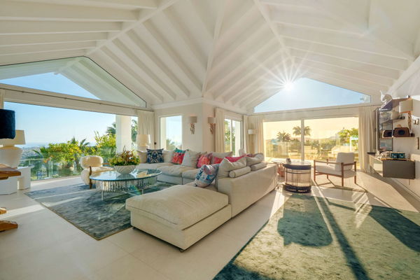 Spacious contemporary villa with guest house in a private hillside setting, Puerto del Almendro, Benahavís