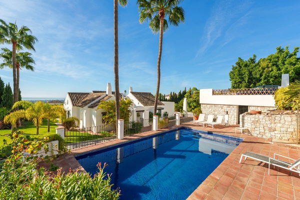 Spacious contemporary villa with guest house in a private hillside setting, Puerto del Almendro, Benahavís