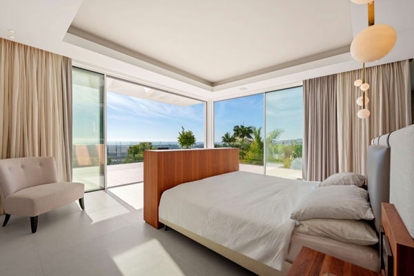 Spacious contemporary villa with guest house in a private hillside setting, Puerto del Almendro, Benahavís