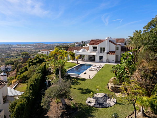 Spacious contemporary villa with guest house in a private hillside setting, Puerto del Almendro, Benahavís