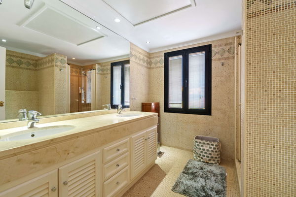 Spacious contemporary villa with guest house in a private hillside setting, Puerto del Almendro, Benahavís