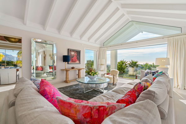 Spacious contemporary villa with guest house in a private hillside setting, Puerto del Almendro, Benahavís