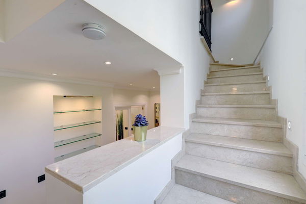 Mediterranean retreat in Cabopino: Villa with Heated Pool just 650m from the Beach