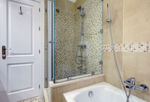 Mediterranean retreat in Cabopino: Villa with Heated Pool just 650m from the Beach