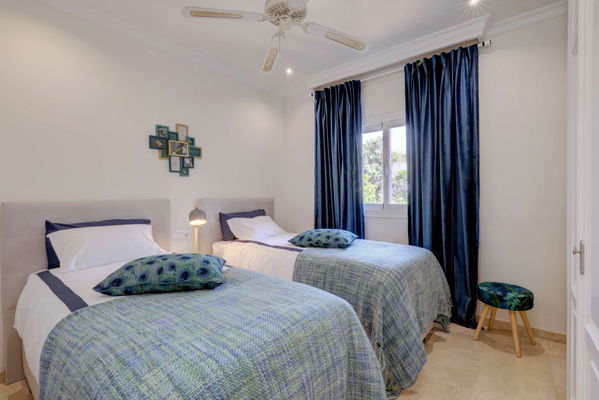 Mediterranean retreat in Cabopino: Villa with Heated Pool just 650m from the Beach